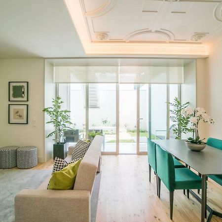 Courtyard & Elegance Apartment Lisbon Bagian luar foto