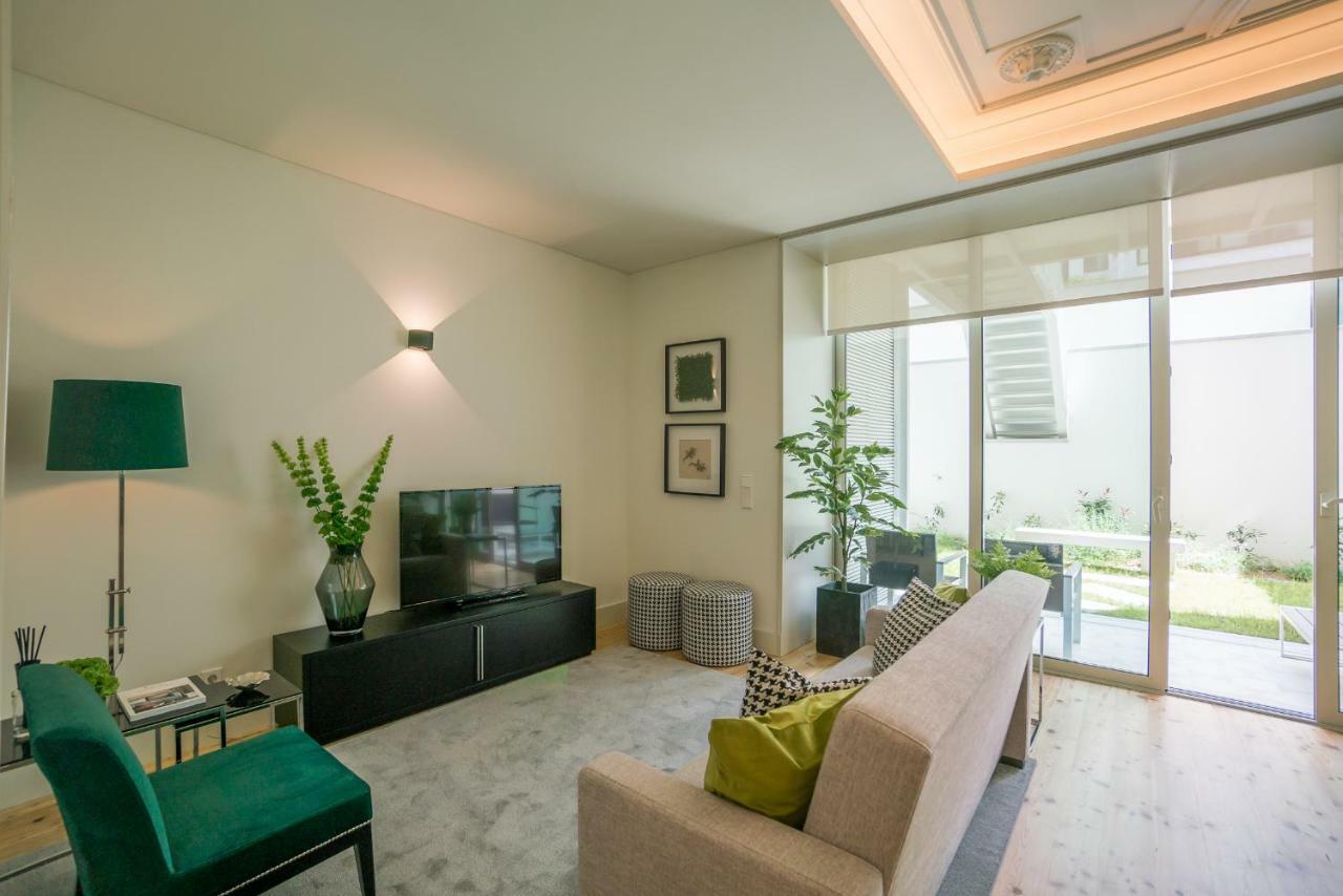 Courtyard & Elegance Apartment Lisbon Bagian luar foto