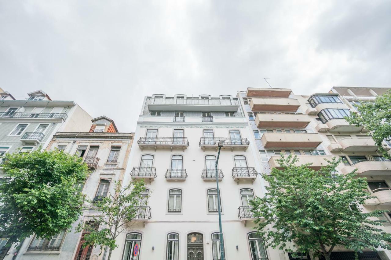 Courtyard & Elegance Apartment Lisbon Bagian luar foto