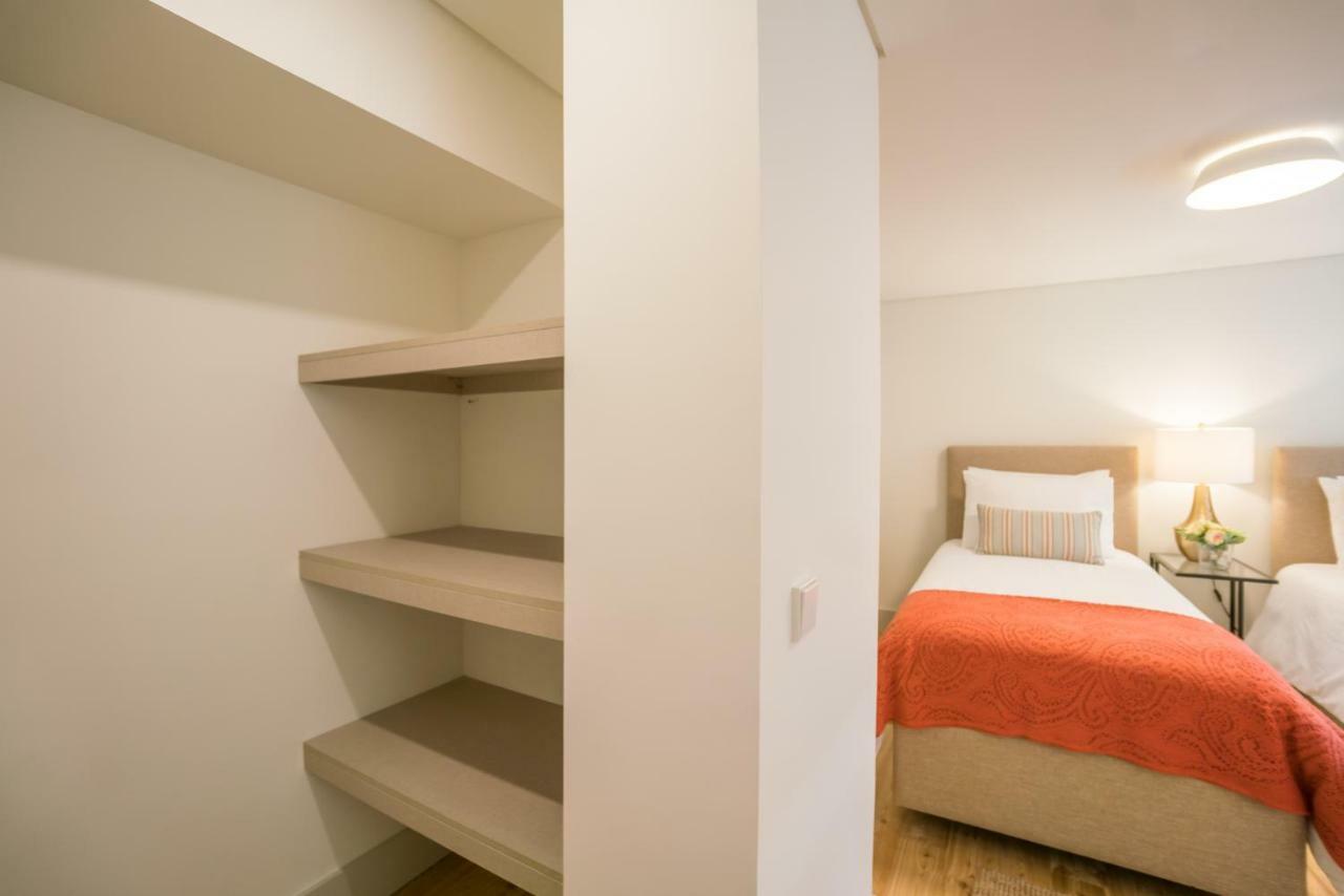 Courtyard & Elegance Apartment Lisbon Bagian luar foto