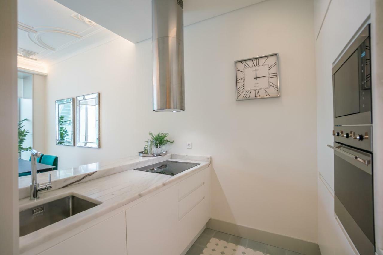 Courtyard & Elegance Apartment Lisbon Bagian luar foto