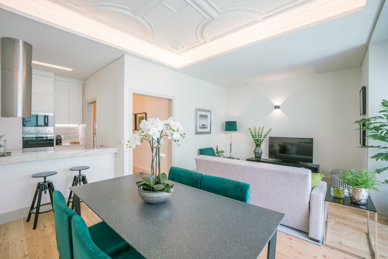 Courtyard & Elegance Apartment Lisbon Bagian luar foto