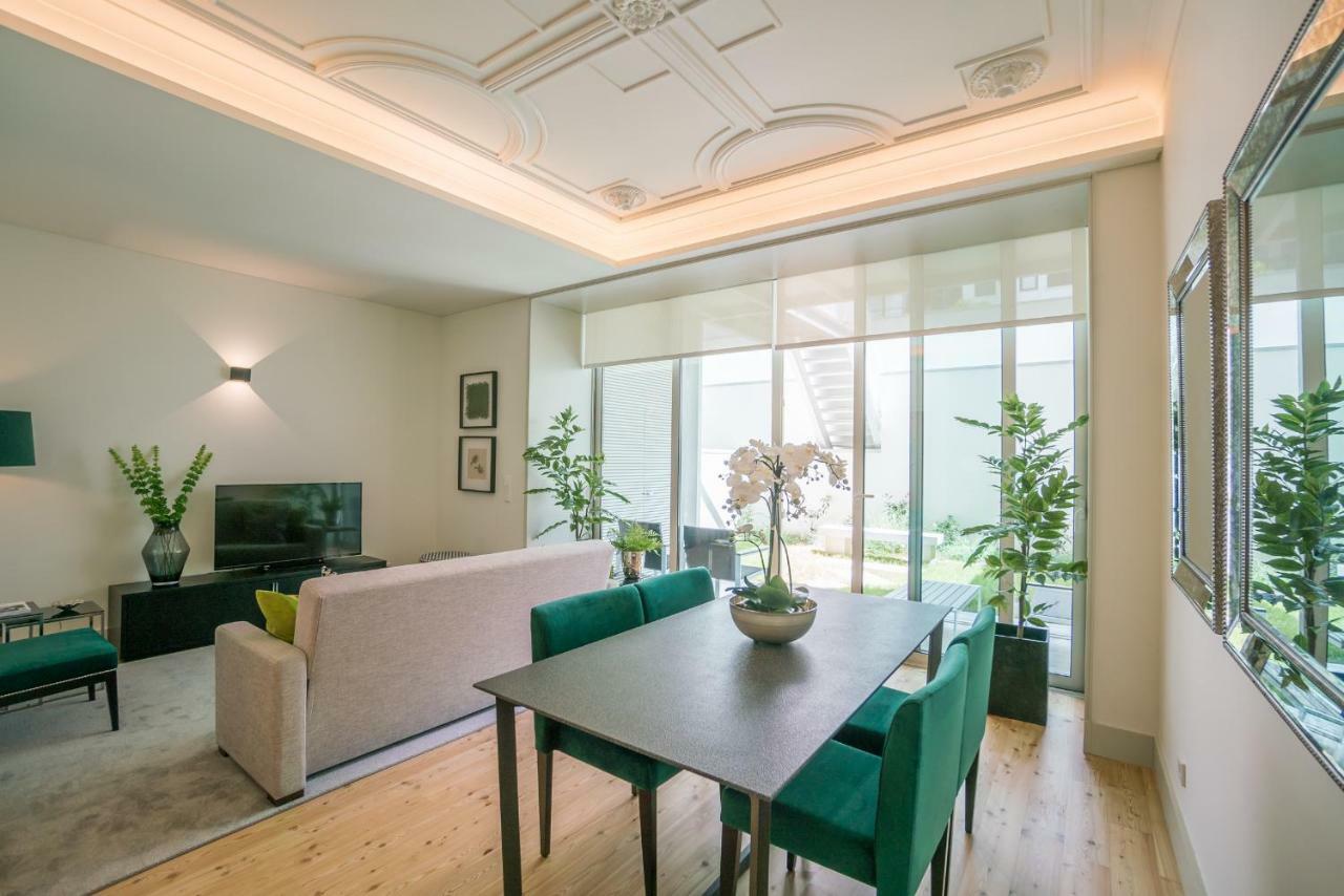 Courtyard & Elegance Apartment Lisbon Bagian luar foto
