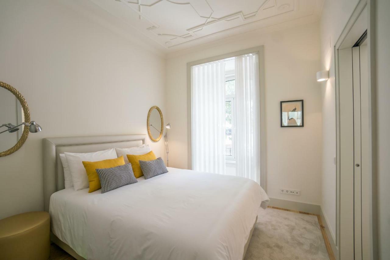 Courtyard & Elegance Apartment Lisbon Bagian luar foto