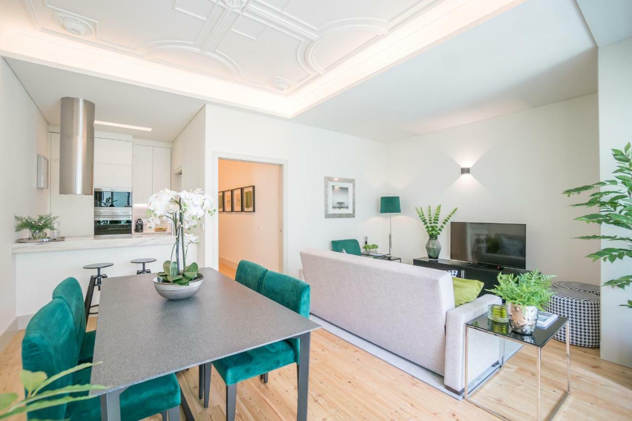 Courtyard & Elegance Apartment Lisbon Bagian luar foto