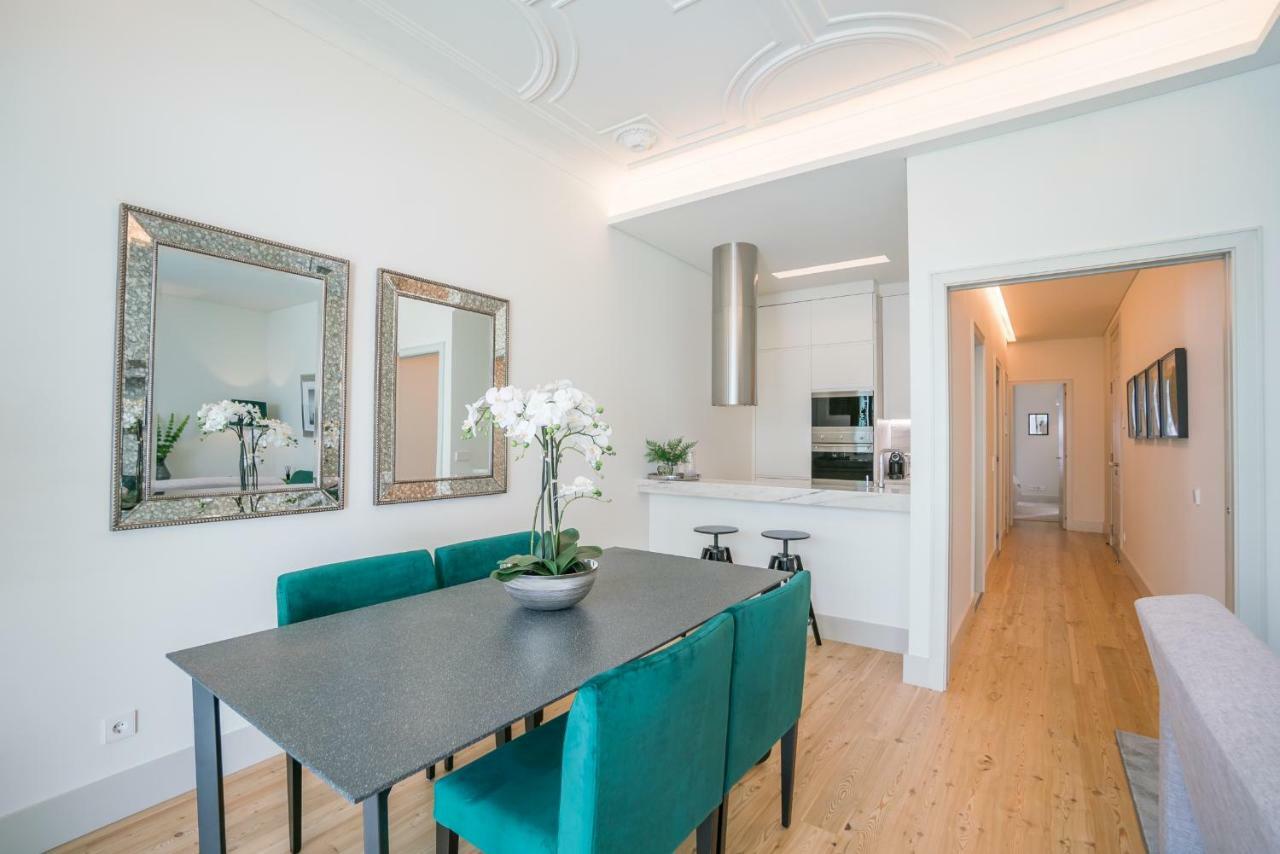 Courtyard & Elegance Apartment Lisbon Bagian luar foto