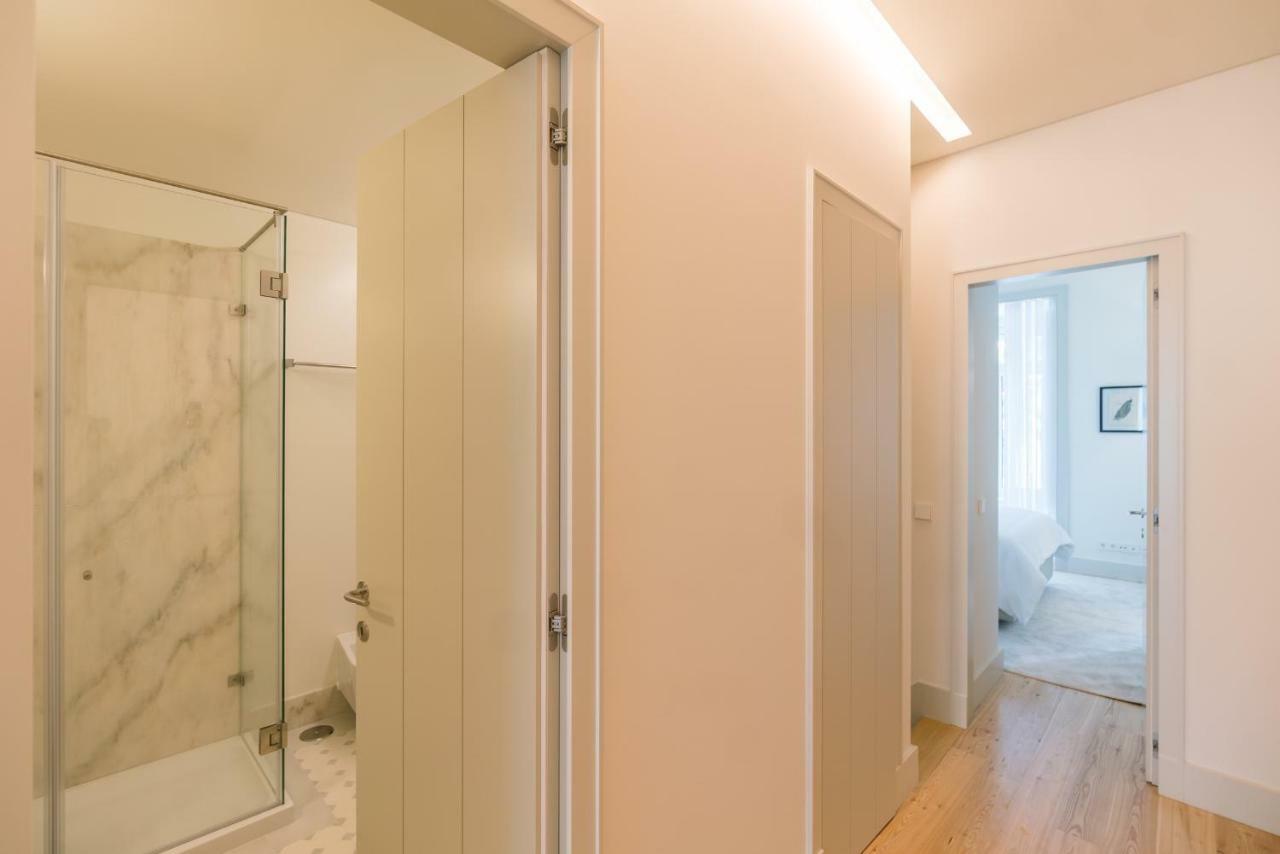 Courtyard & Elegance Apartment Lisbon Bagian luar foto