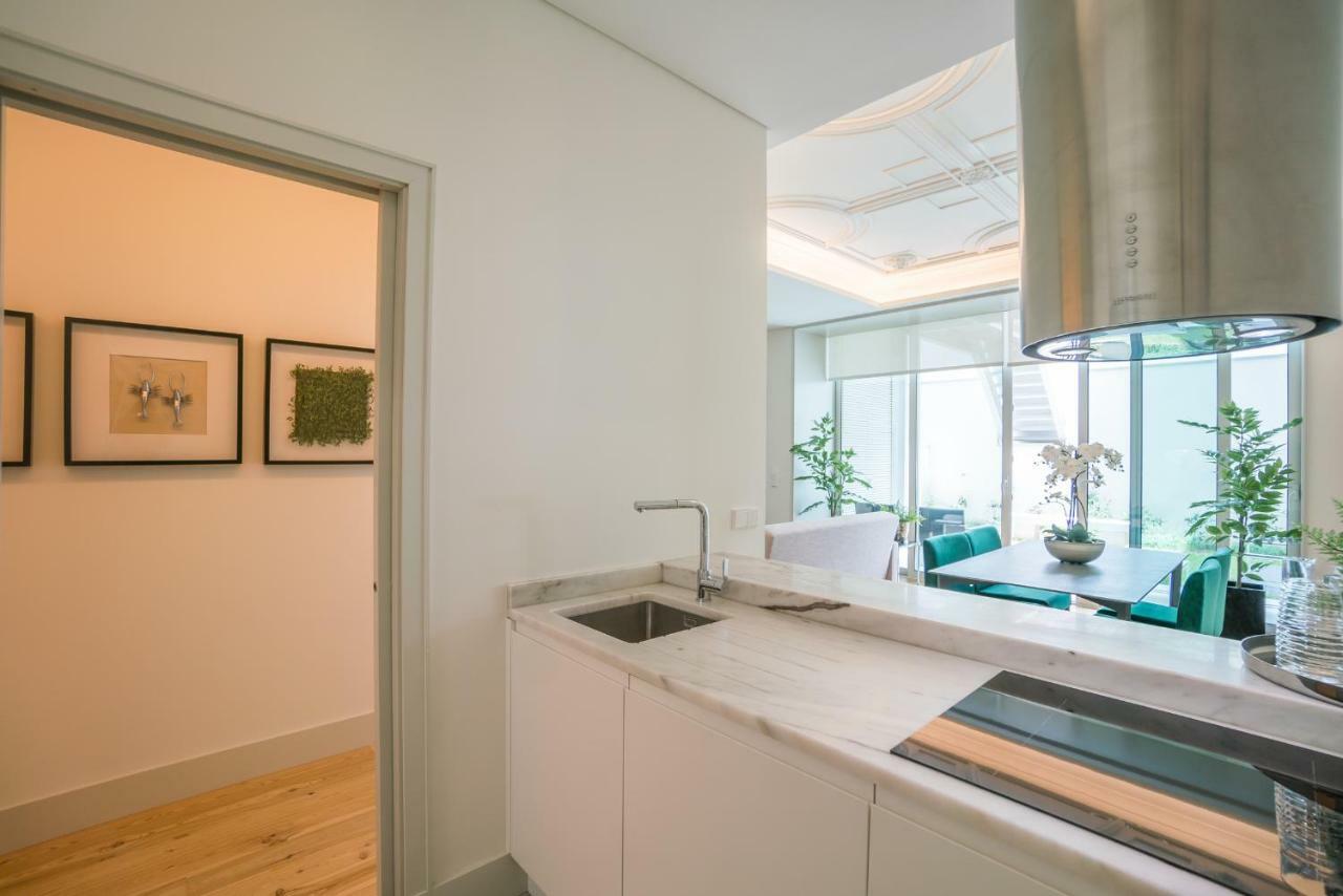 Courtyard & Elegance Apartment Lisbon Bagian luar foto