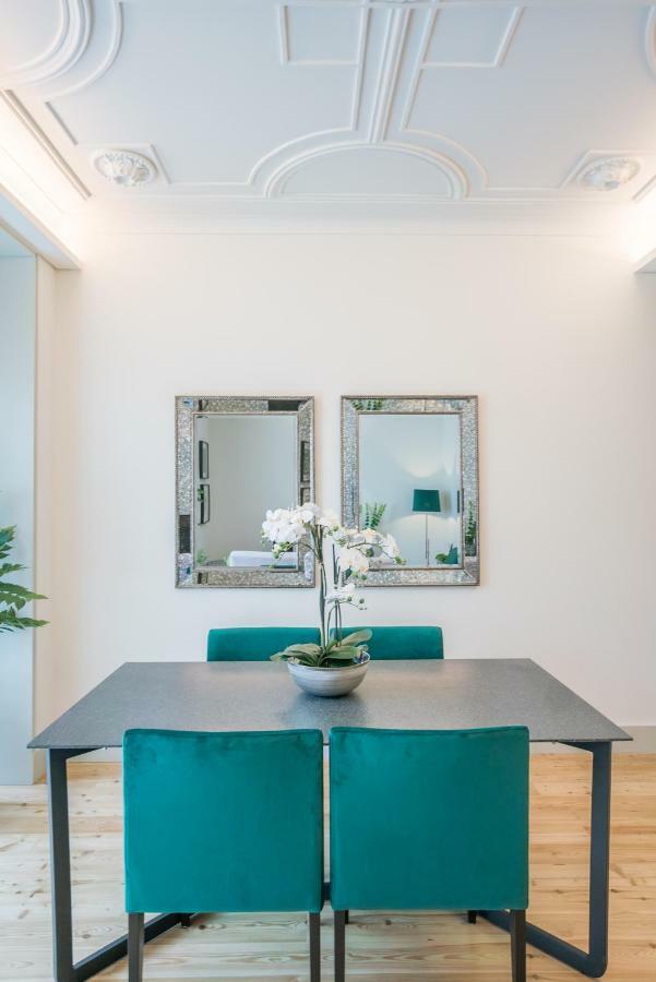 Courtyard & Elegance Apartment Lisbon Bagian luar foto